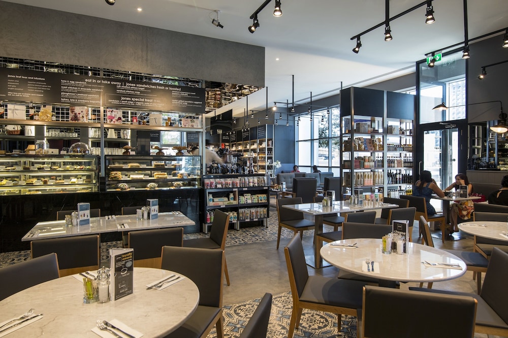 restaurant cafeteria