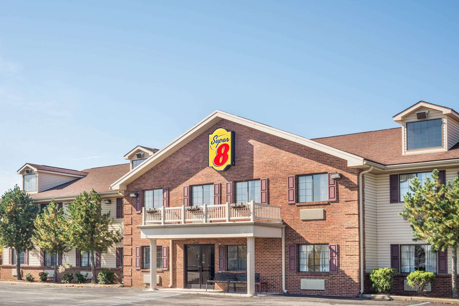 Super 8 By Wyndham Madison/Hanover Area 1/17