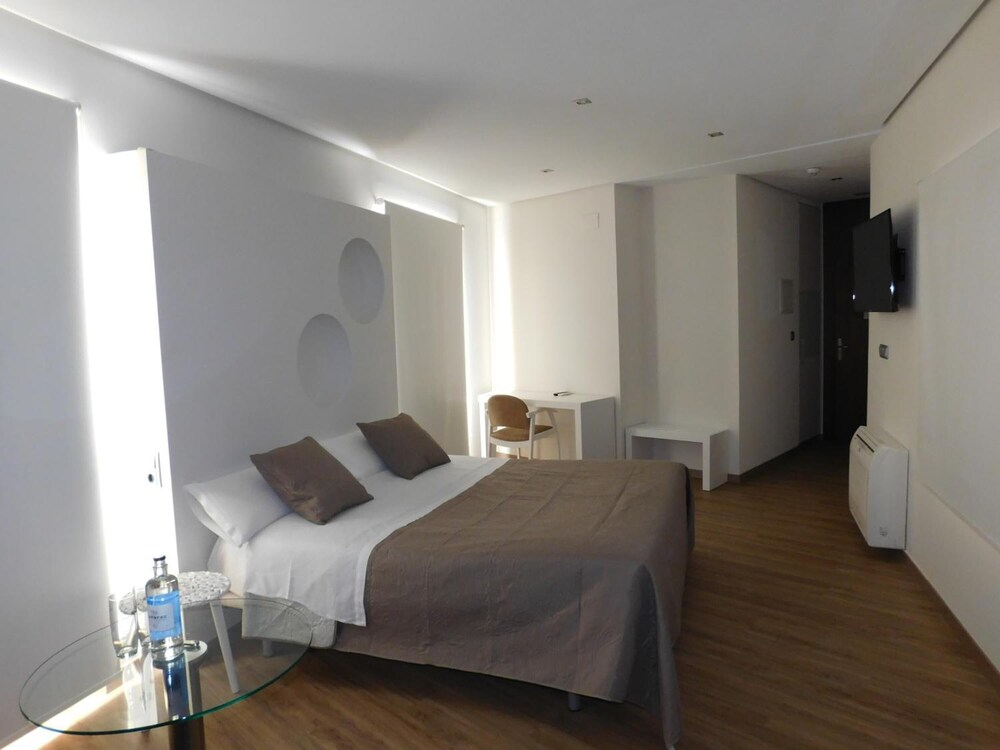 Hotel Canitas Spa 9/66