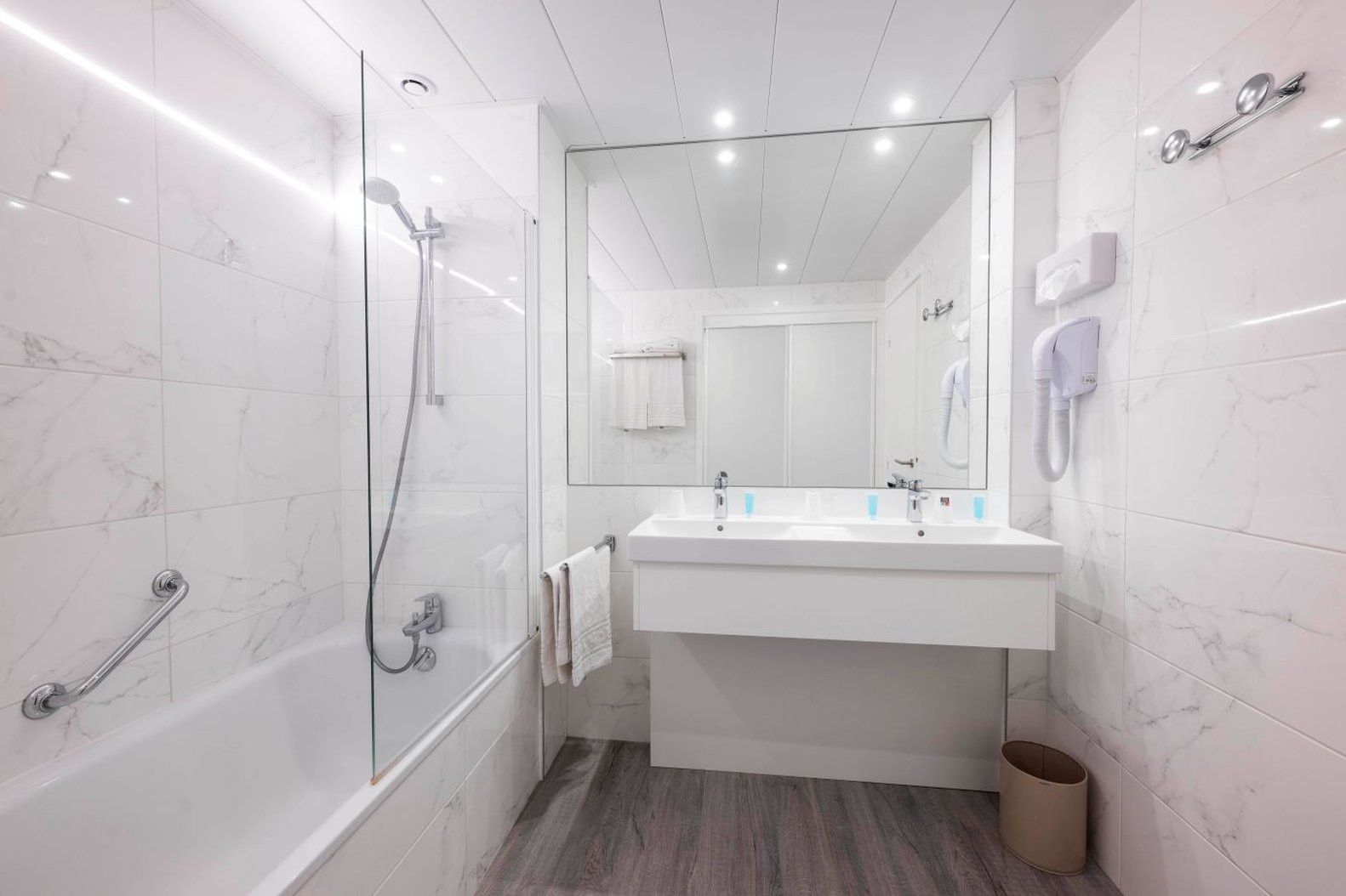 Hotel La Residence Place Bellecour Lyon 39/42