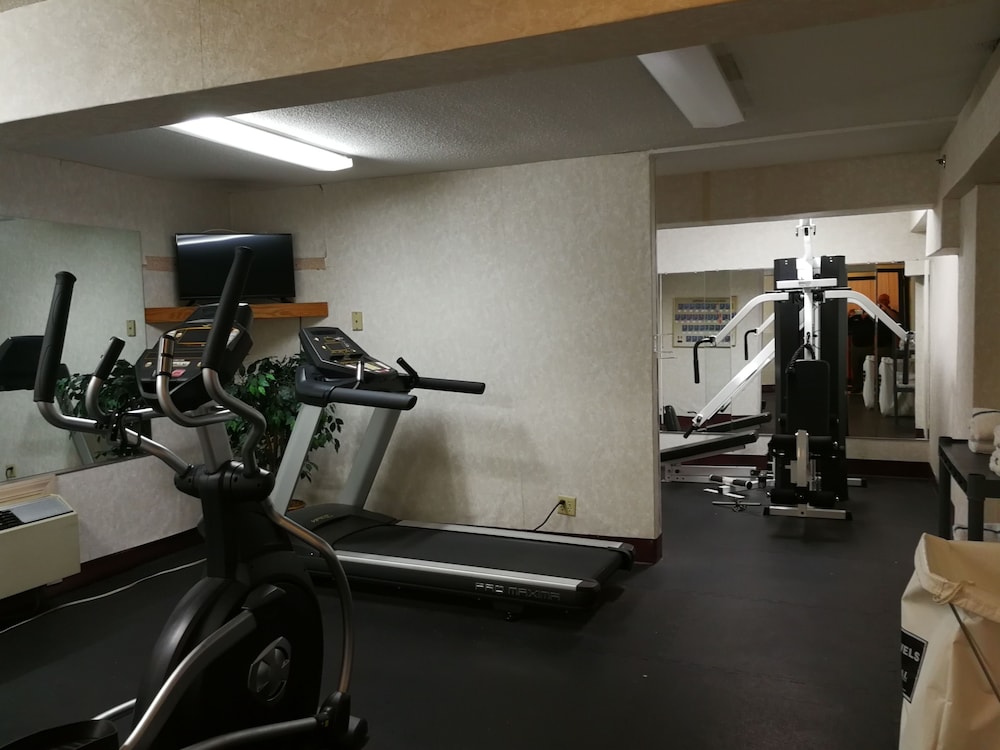 Mystic River Hotel & Suites 25/50