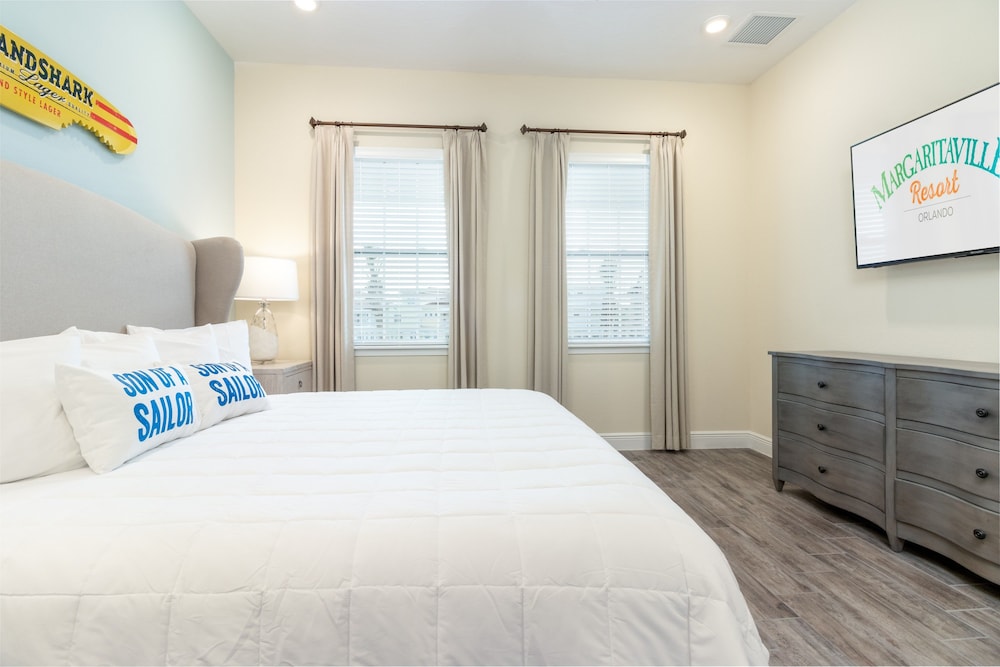3 Bedrooms, Cottage, House, 1 King and 2 Queen Beds, Park View