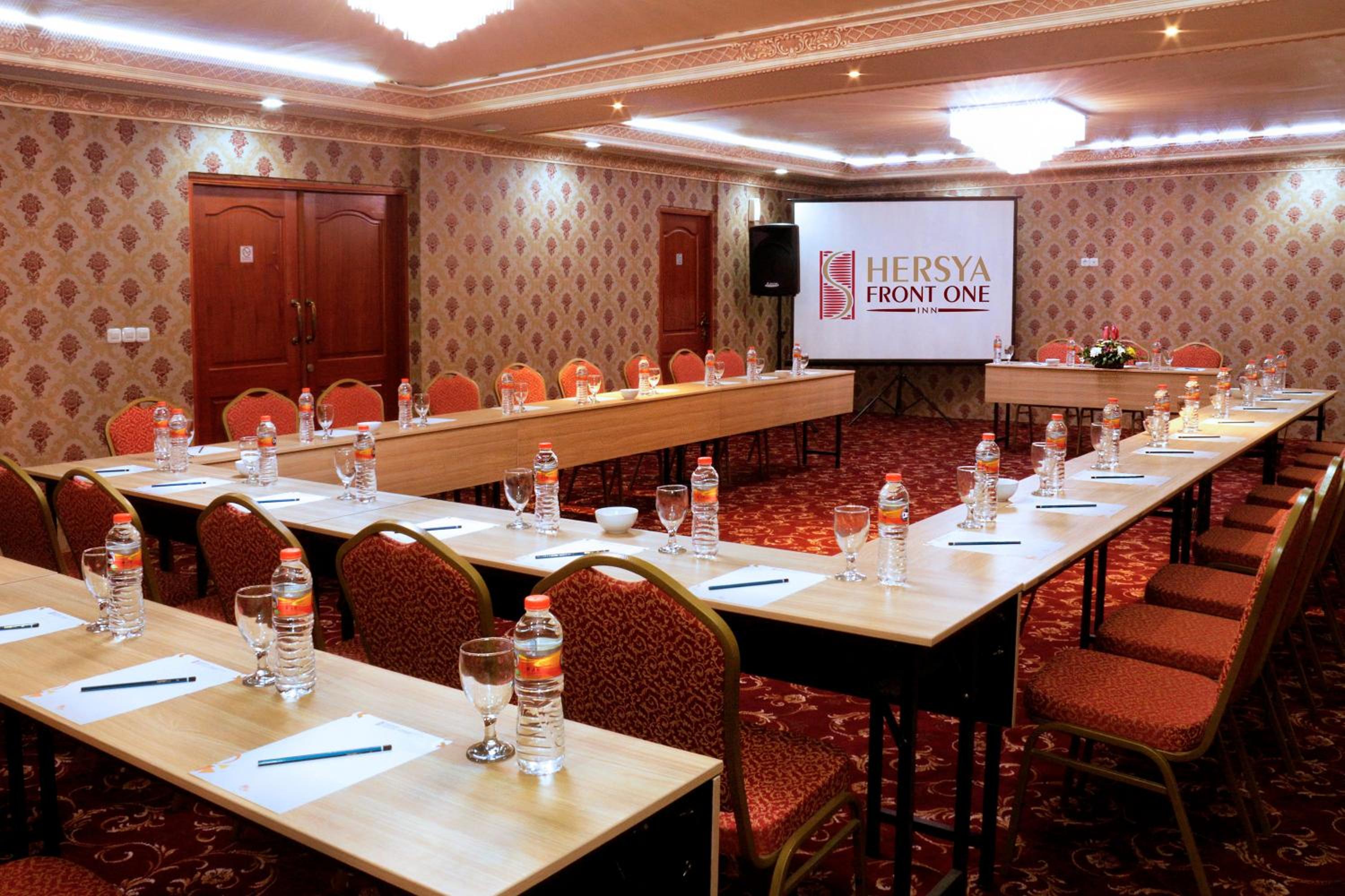 Hersya Front One Inn Surabaya 26/29