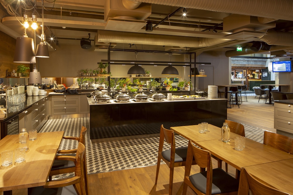 restaurant cafeteria