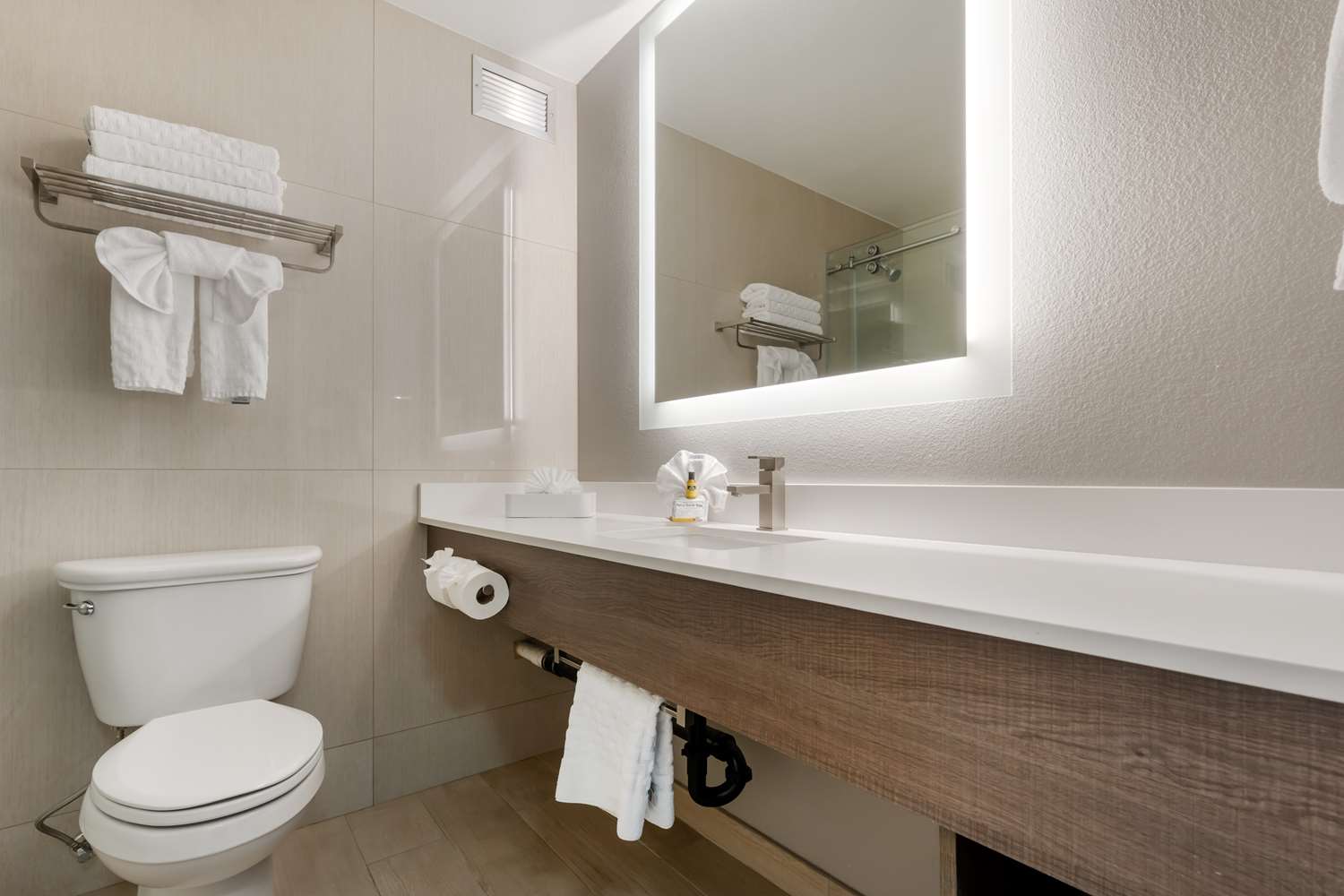 غرفة بسريرين كوين، Best Western Plus Sparks-Reno Hotel 4/4