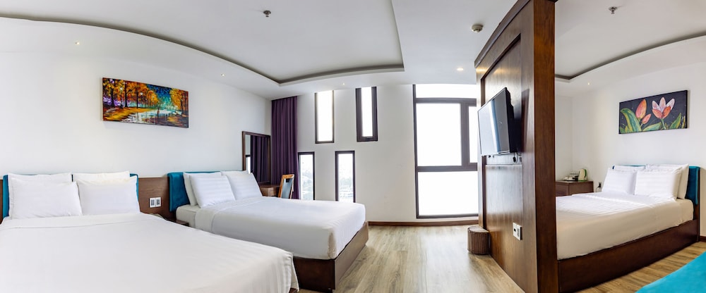 Golden Sun Hotel 33/60