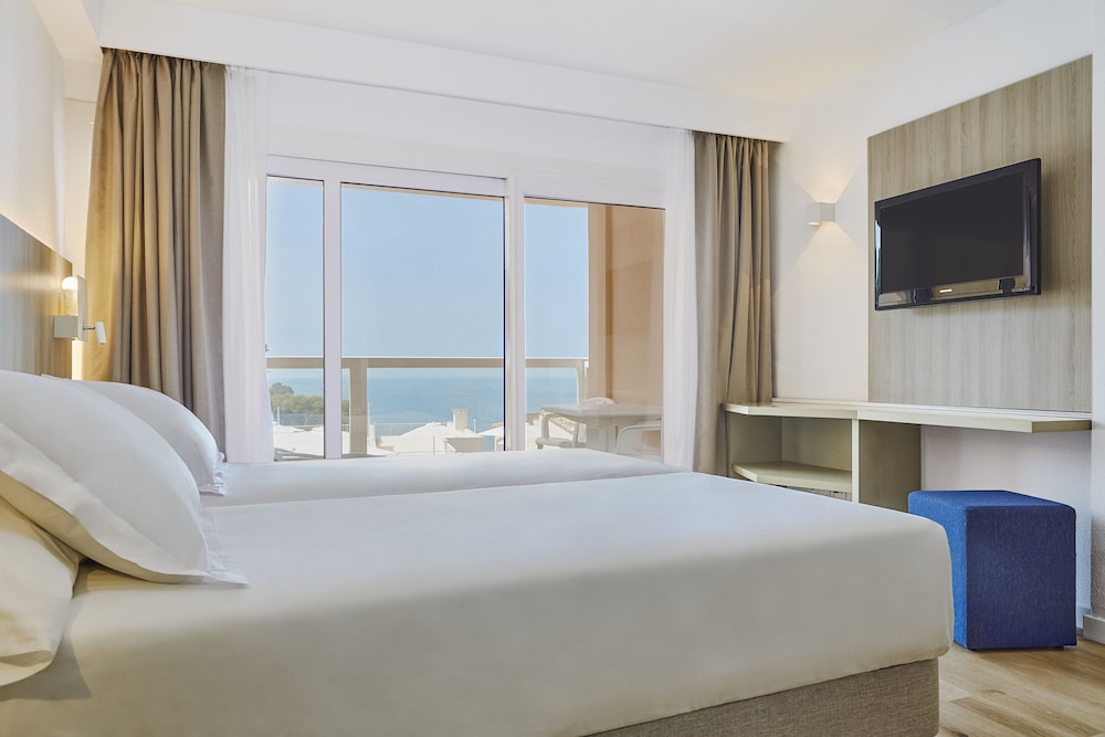 Universal Don Camilo Aparthotel 26/71