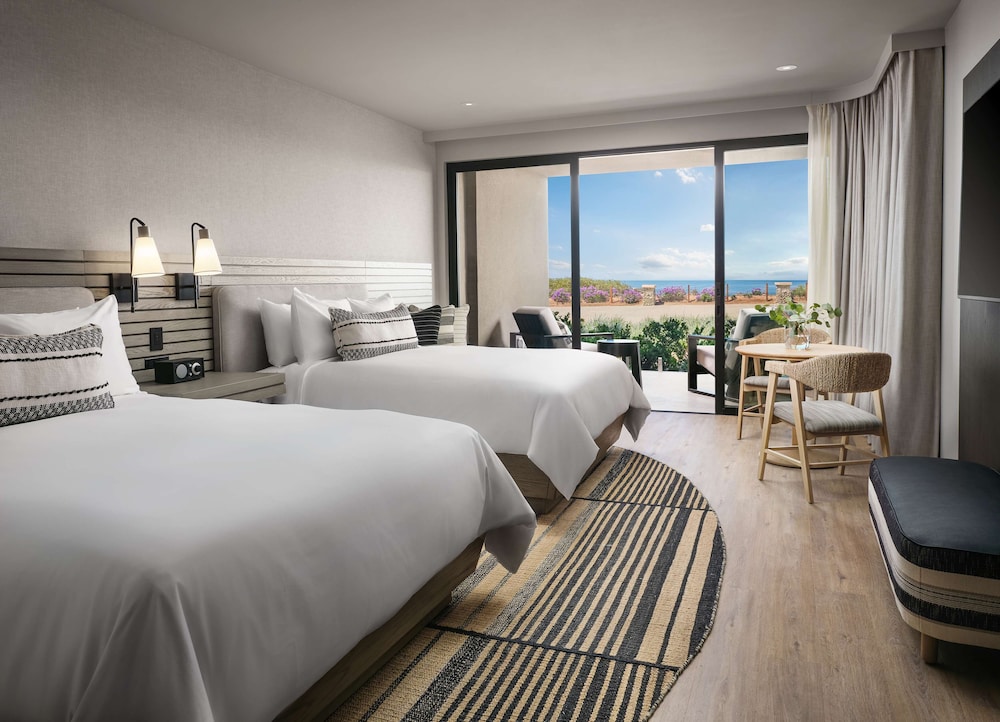 Premium, 2 Queen Beds, Coastline View, Balcony