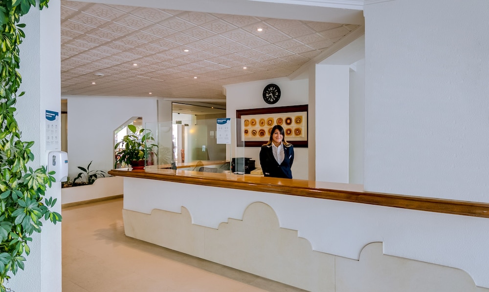 Atismar Hotel 8/50