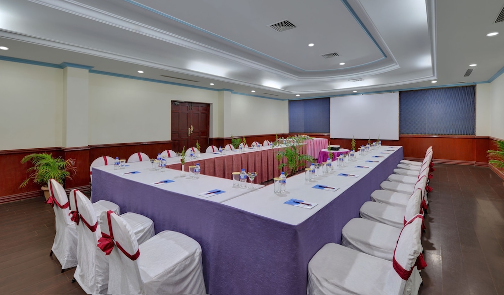 SRM HOTEL 27/41