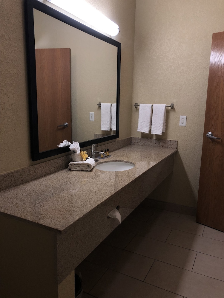 Best Western Plus Hill Country Suites 10/35
