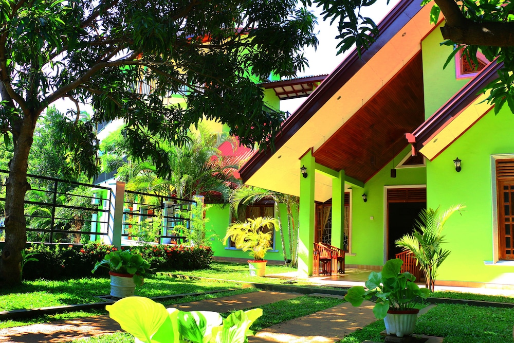 Nature Resort Tissamaharama 2/50