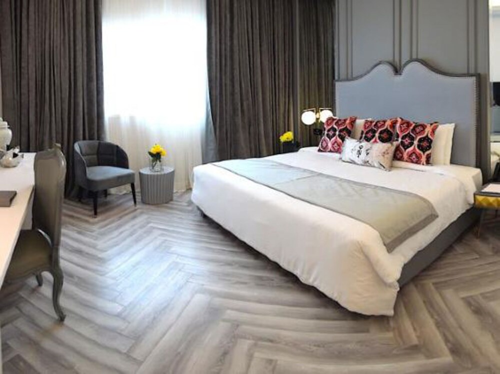 The Nishat Hotel Johar Town 11/50