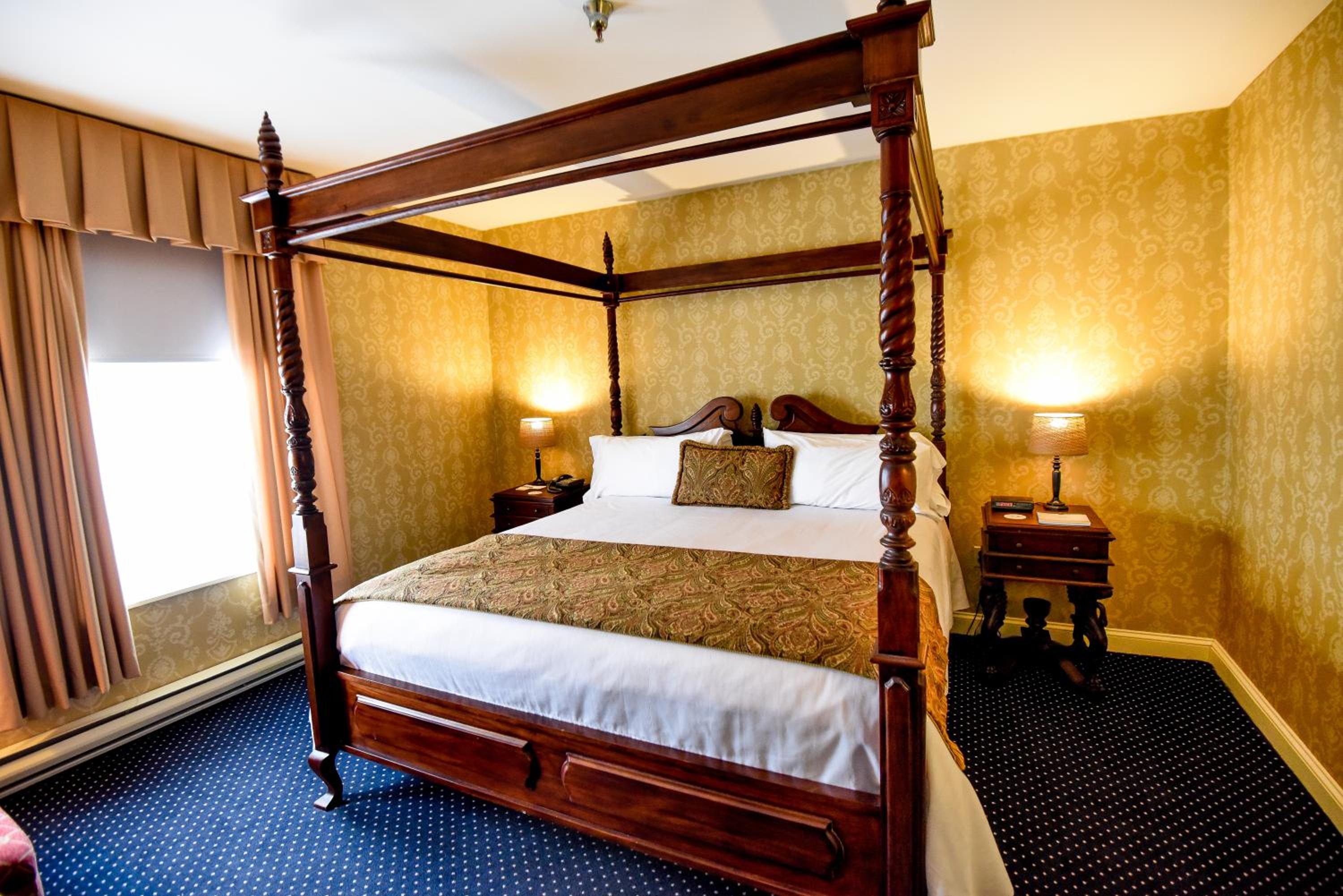 Room, King Bed