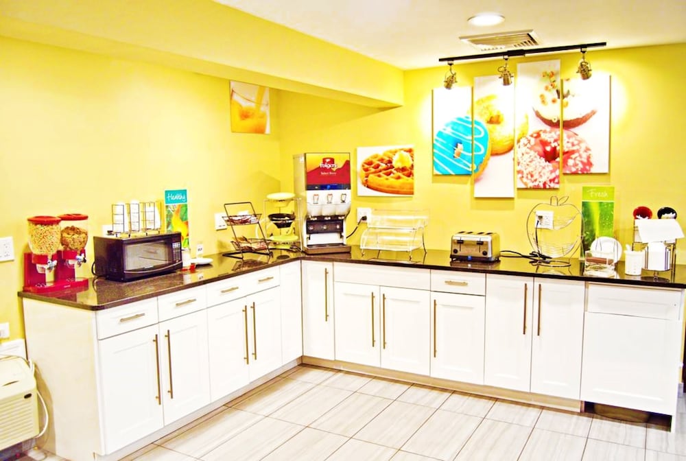 Flagship Inn And Suites 8/34