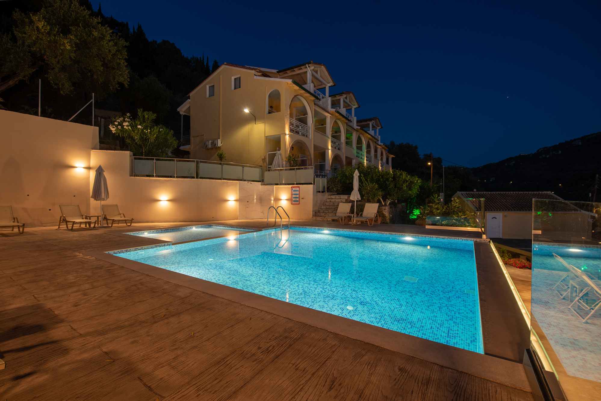 MAZIS APARTMENTS 42/49
