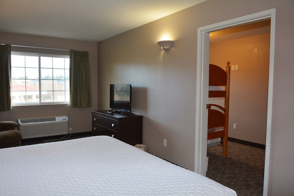 Fairbridge Inn And Suites Dupont 19/54