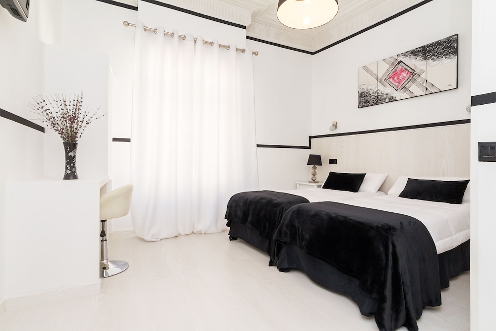 Hostal Gran Via 63 Rooms 9/28