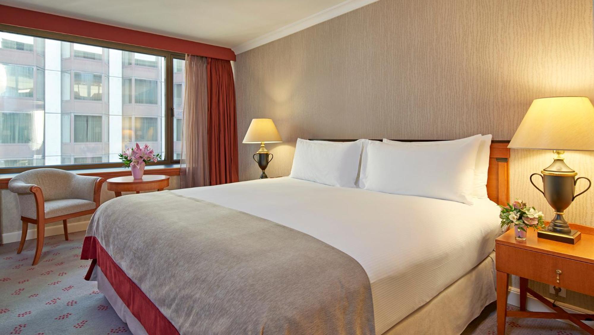 Grand, Castle, Suite, King Bed, River View, Sofa