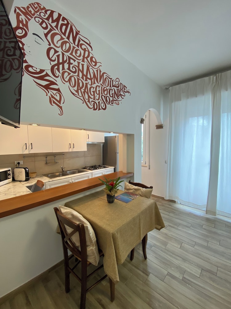 LOCANDA DEGLI ARTISTI 28/50