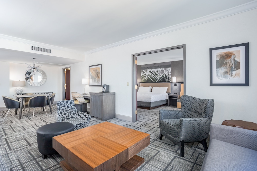 Holiday Inn Lafayette-City Centre 32/47
