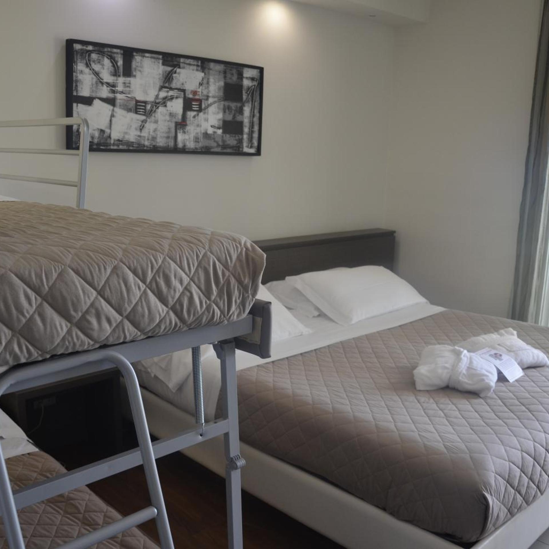 Classic, Quadruple, Lateral Side Sea View, Balcony, Pool Access، Yes Hotel Touring & Spa 5/8