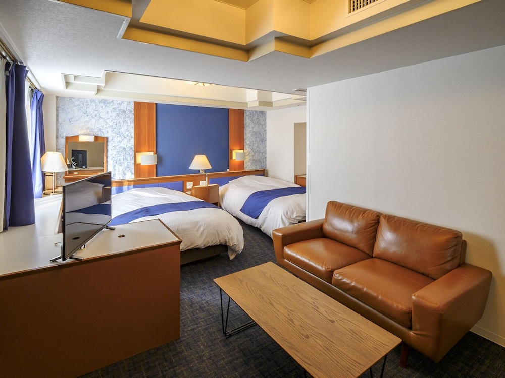 Airline Hotel 27/62