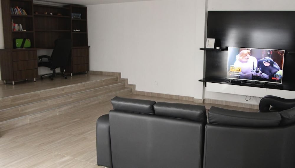 Casa Laureles Hotel 4/50