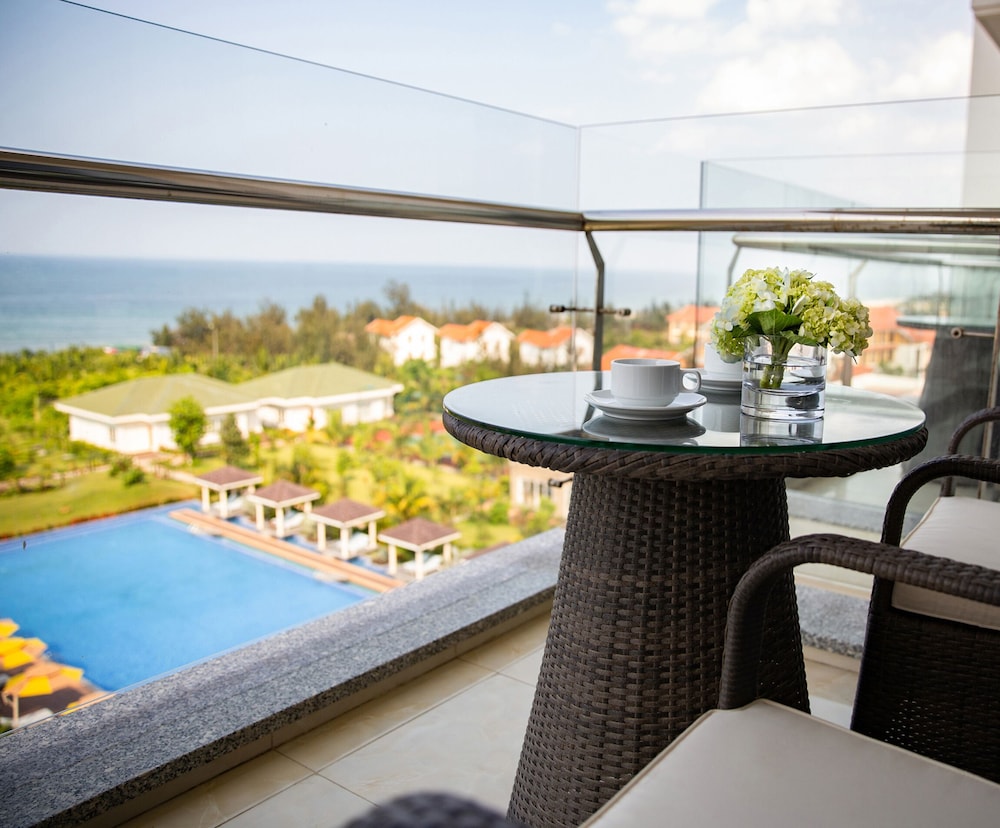 Gold Coast Hotel Resort & Spa 36/50