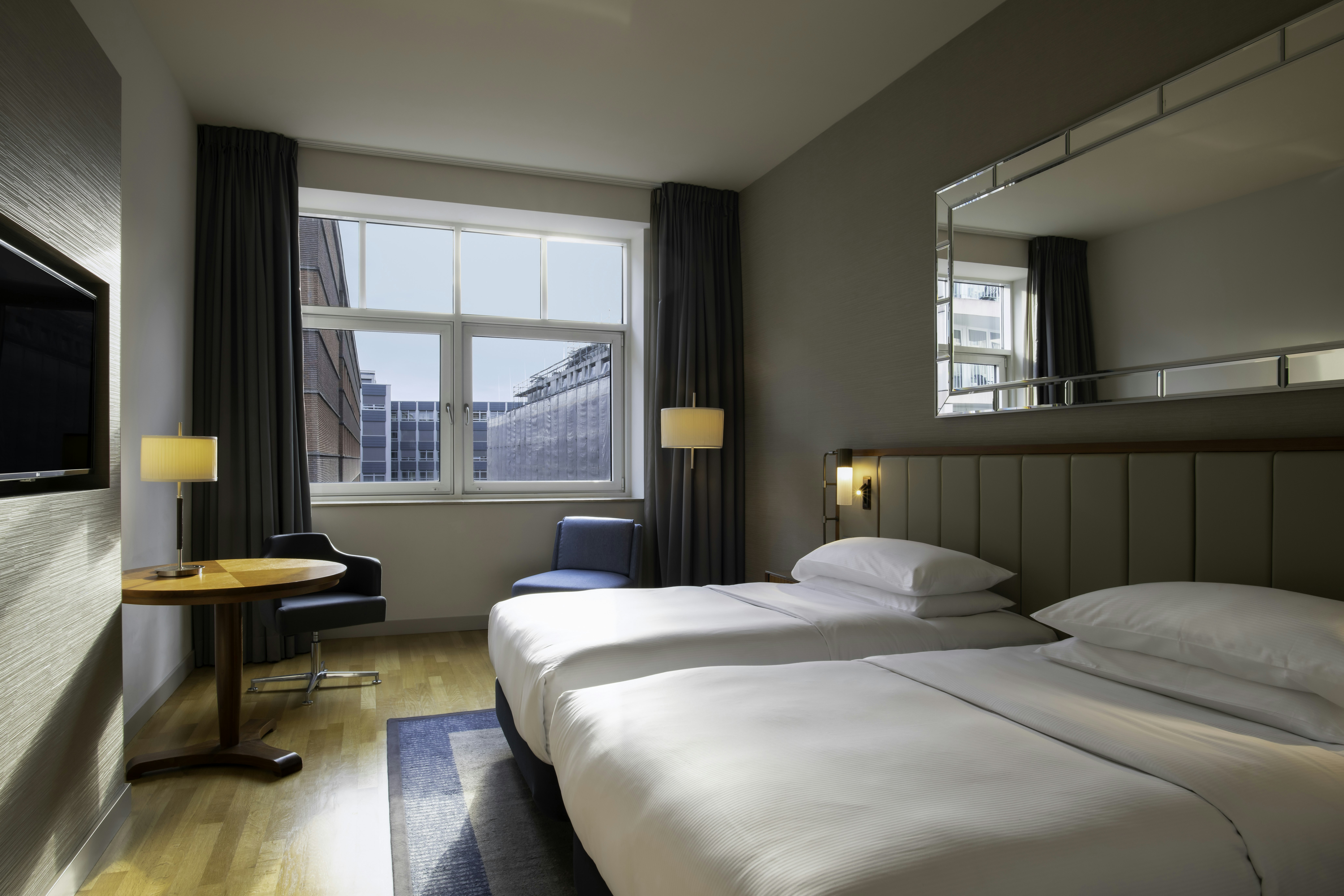 Dom, Twin Beds, with View
