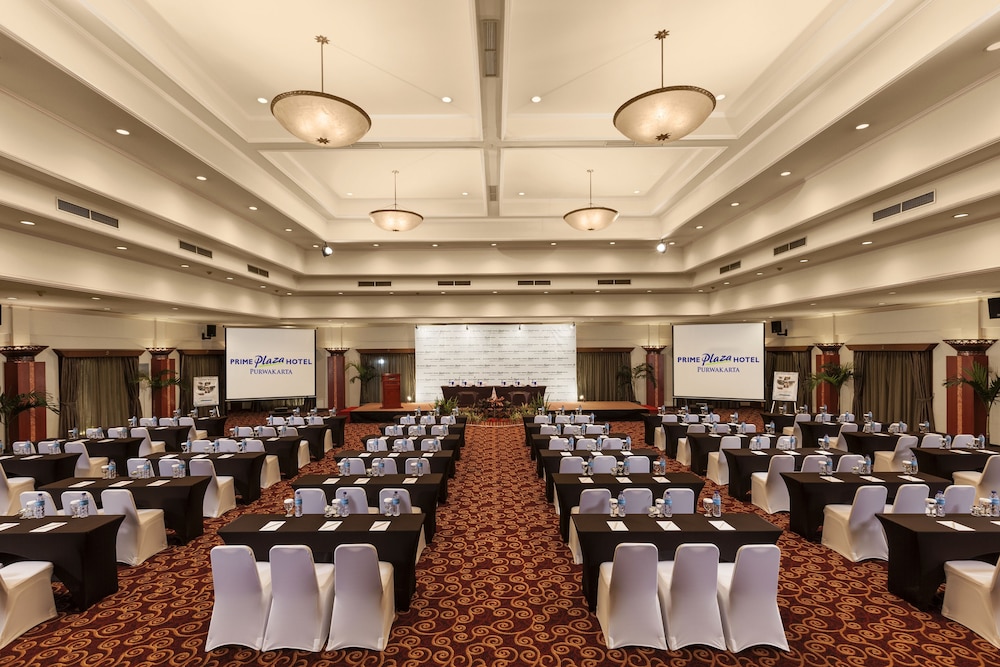 Prime Plaza Hotel Purwakarta 43/56