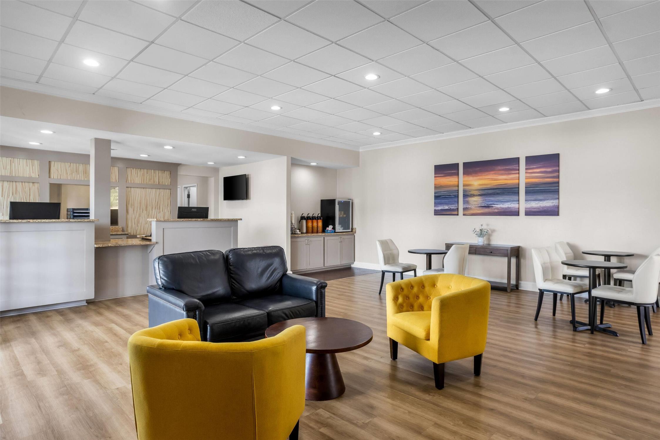 Days Inn by Wyndham Adel I-75 18/38