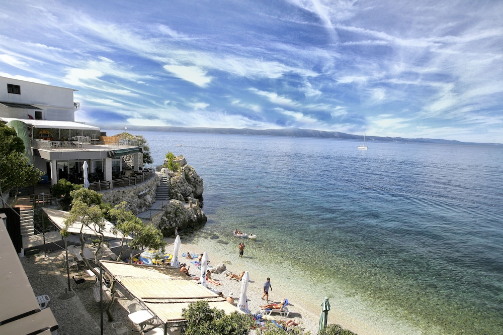 Beach Hotel Croatia 34/50
