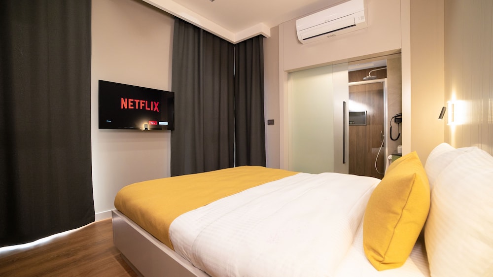 Vesta Suites 8/50