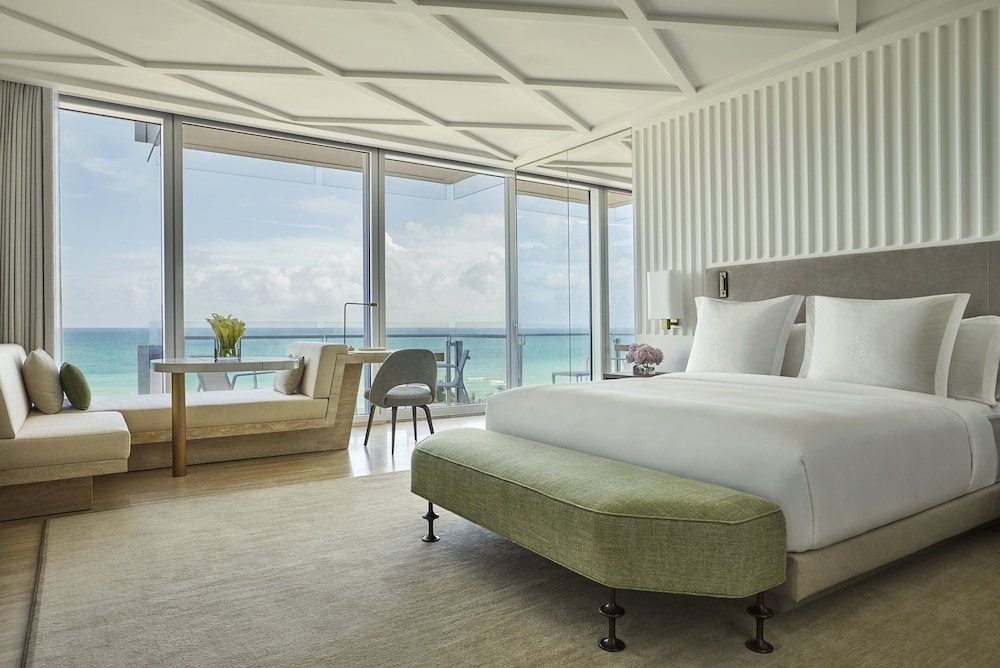 Room, King Bed, Ocean Front