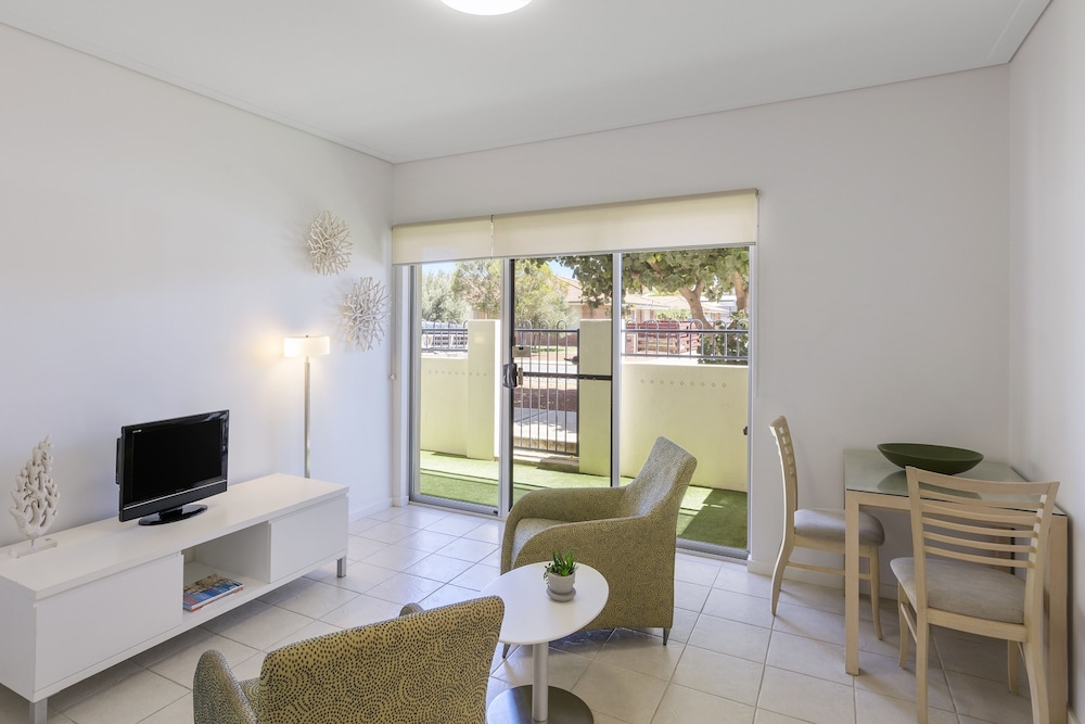 Nesuto Geraldton Apartment Hotel 26/51