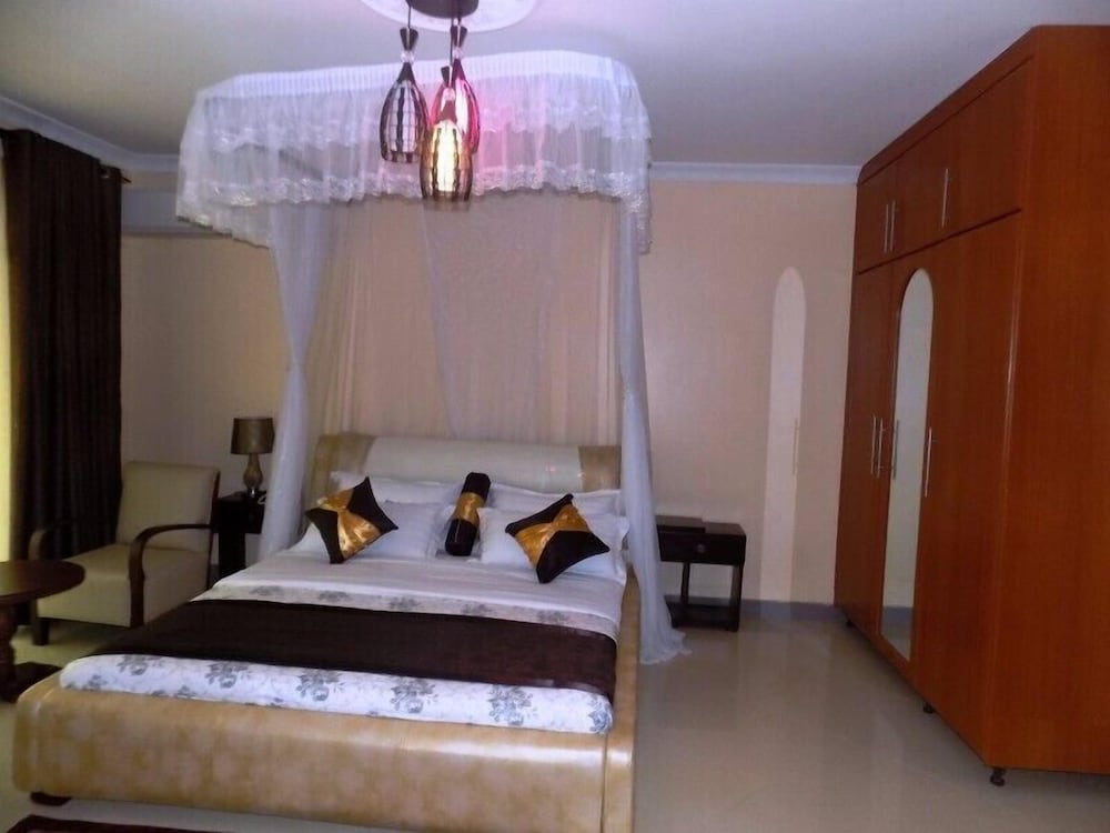 Nican Resort Hotel 24/50