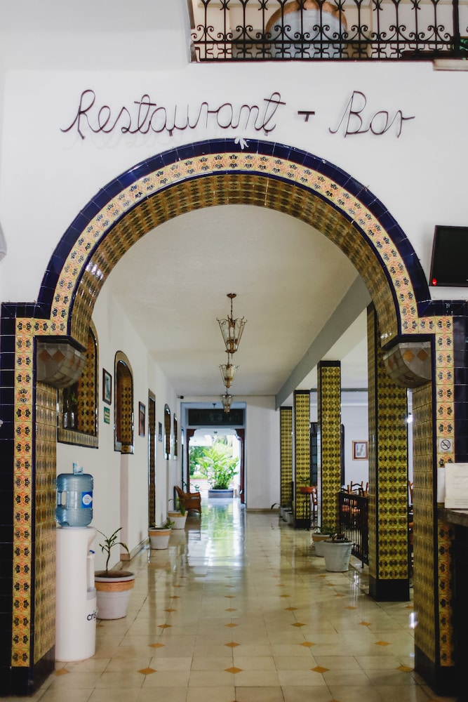 Hotel Colon Merida by Kavia 9/66