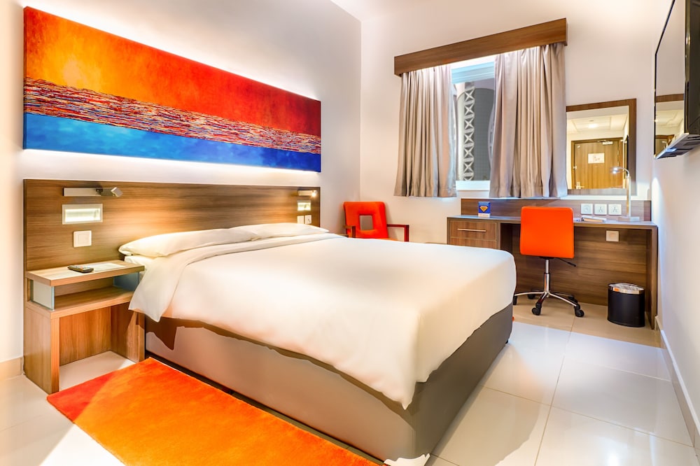 ROOM, DOUBLE BED