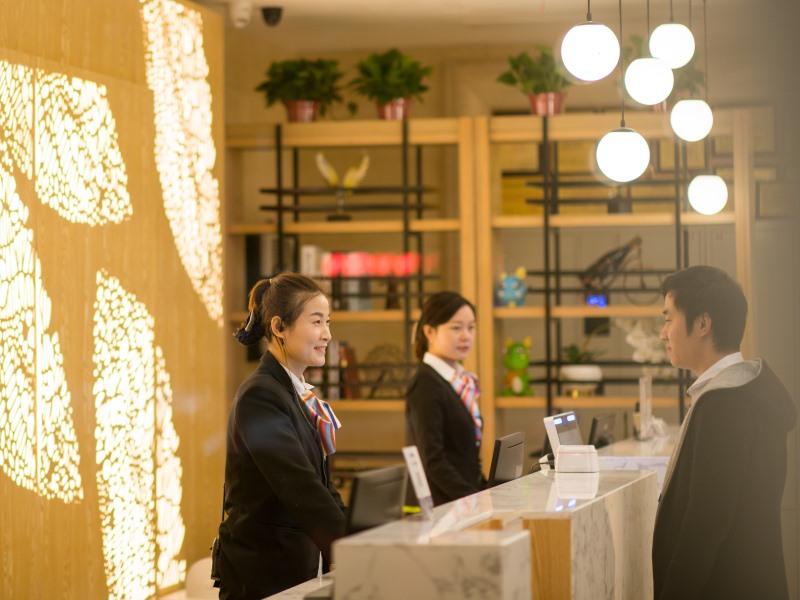 GreenTree Inn Puyang Ruifengyuan Business Hotel 5/25