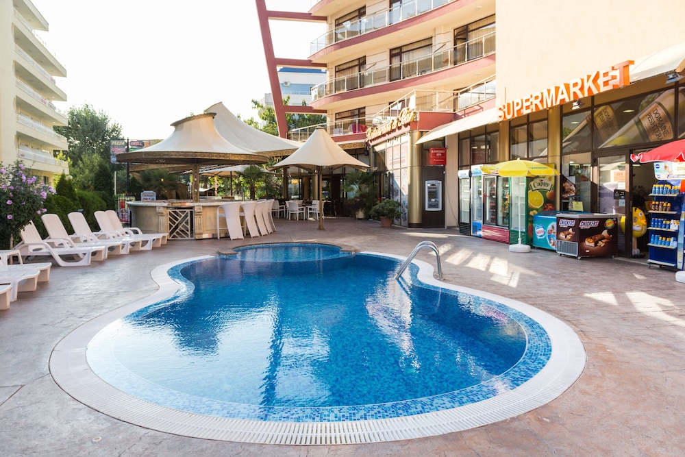 Saint Valentine Hotel 42/43