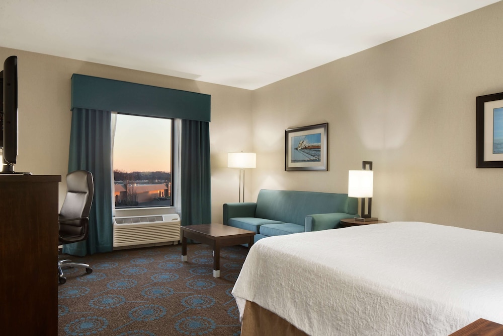 Hampton Inn Suites Edgewood Aberdeen South Md 10/38