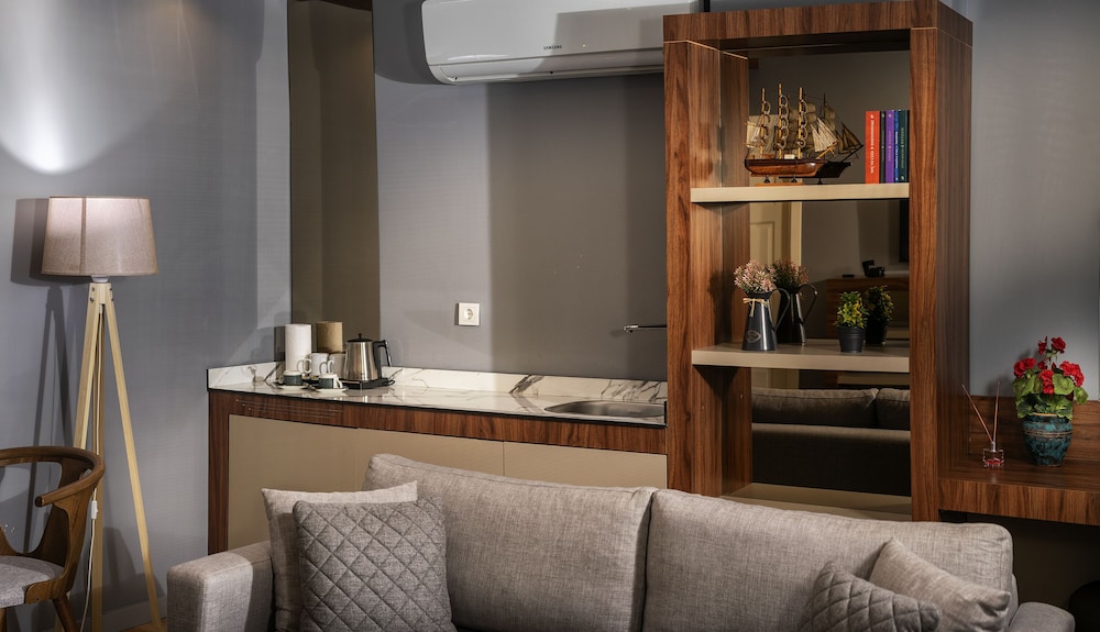 Vita Bella Suites 6/22