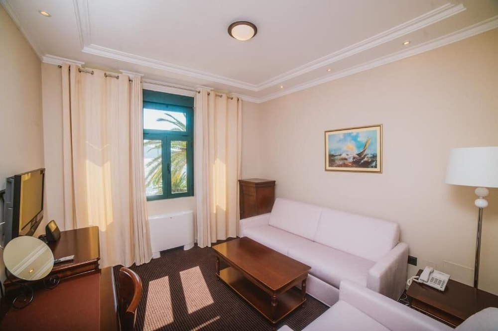 Hotel Palladium 24/71