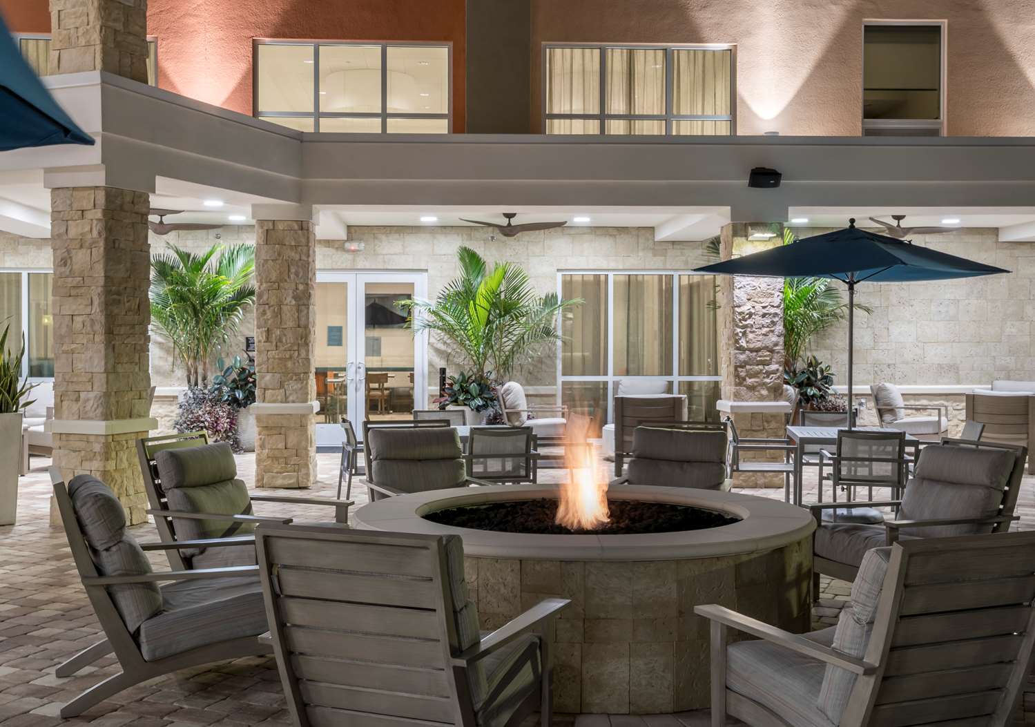 Hampton Inn Suites Cape Canaveral Cruise Port Fl 23/55