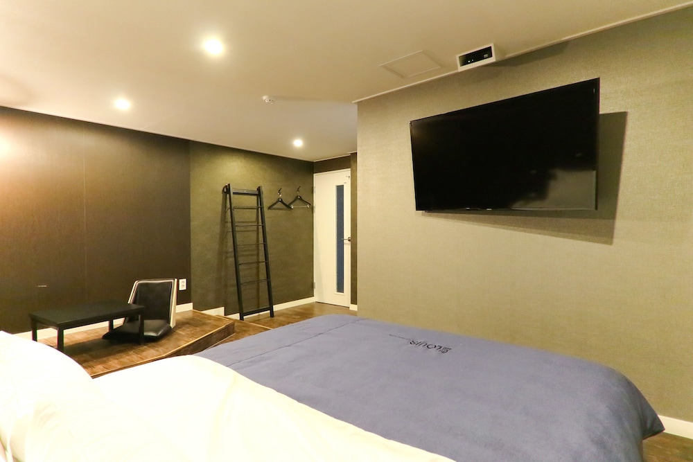 Louis Hotel 36/46