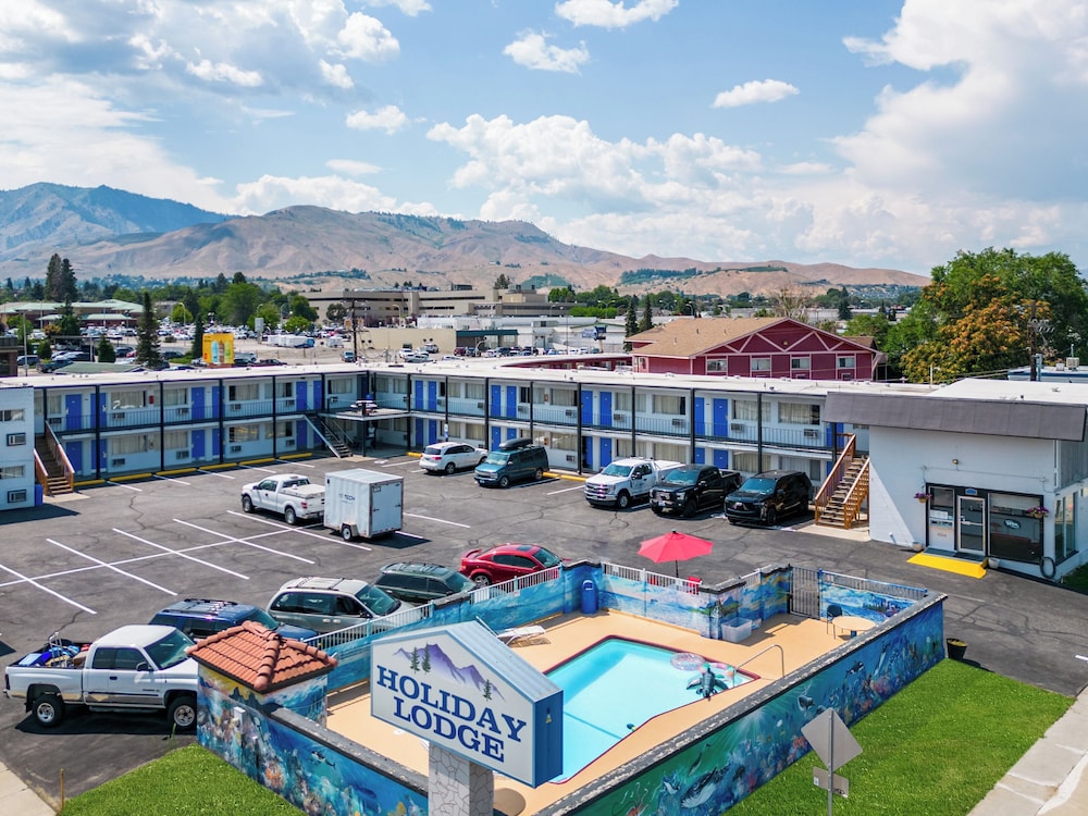 Holiday Lodge Wenatchee 36/42
