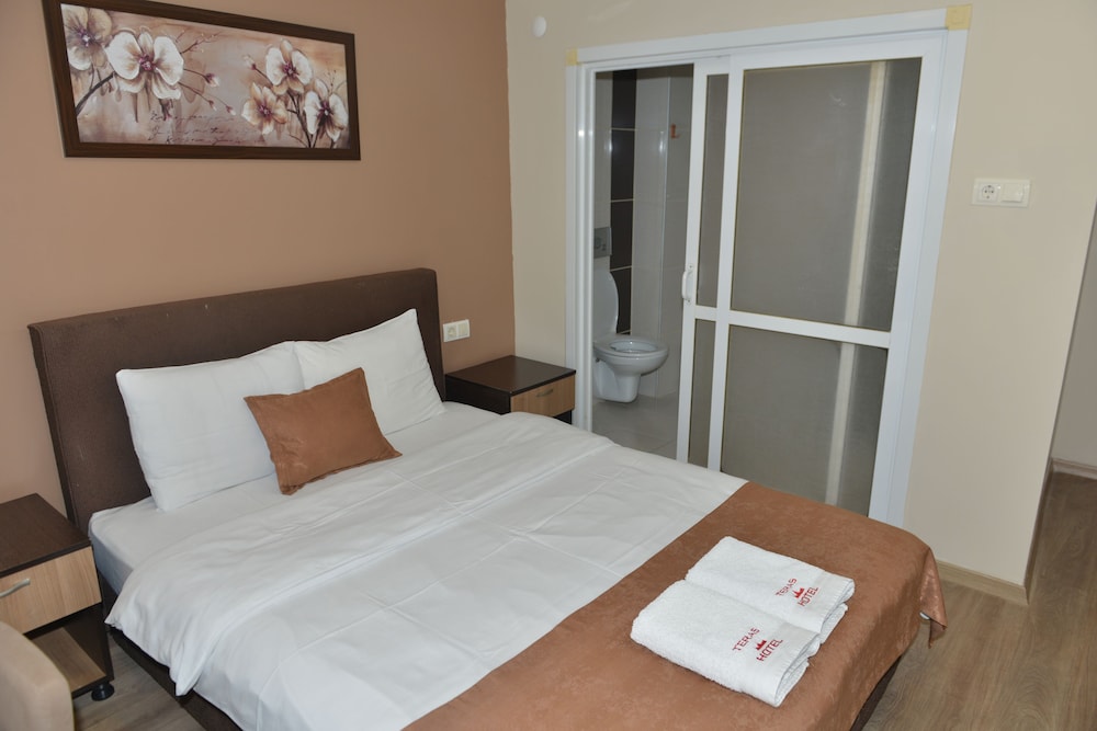 Teras Hotel 2/35