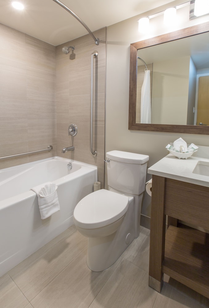 Embassy Inn 43/46
