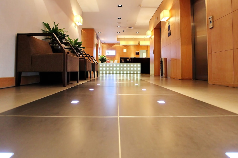 Holiday Inn Express Birmingham Redditch 12/50